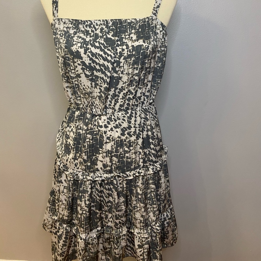 EXPRESS DRESS